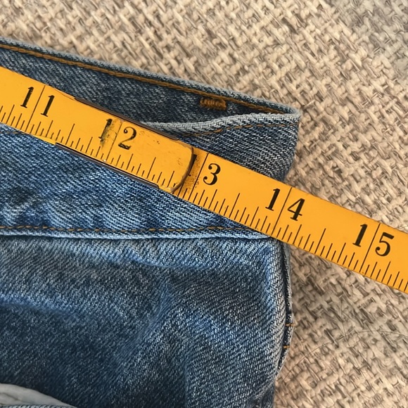 Vintage BASS Distressed Denim Shorts - Picture 4 of 8